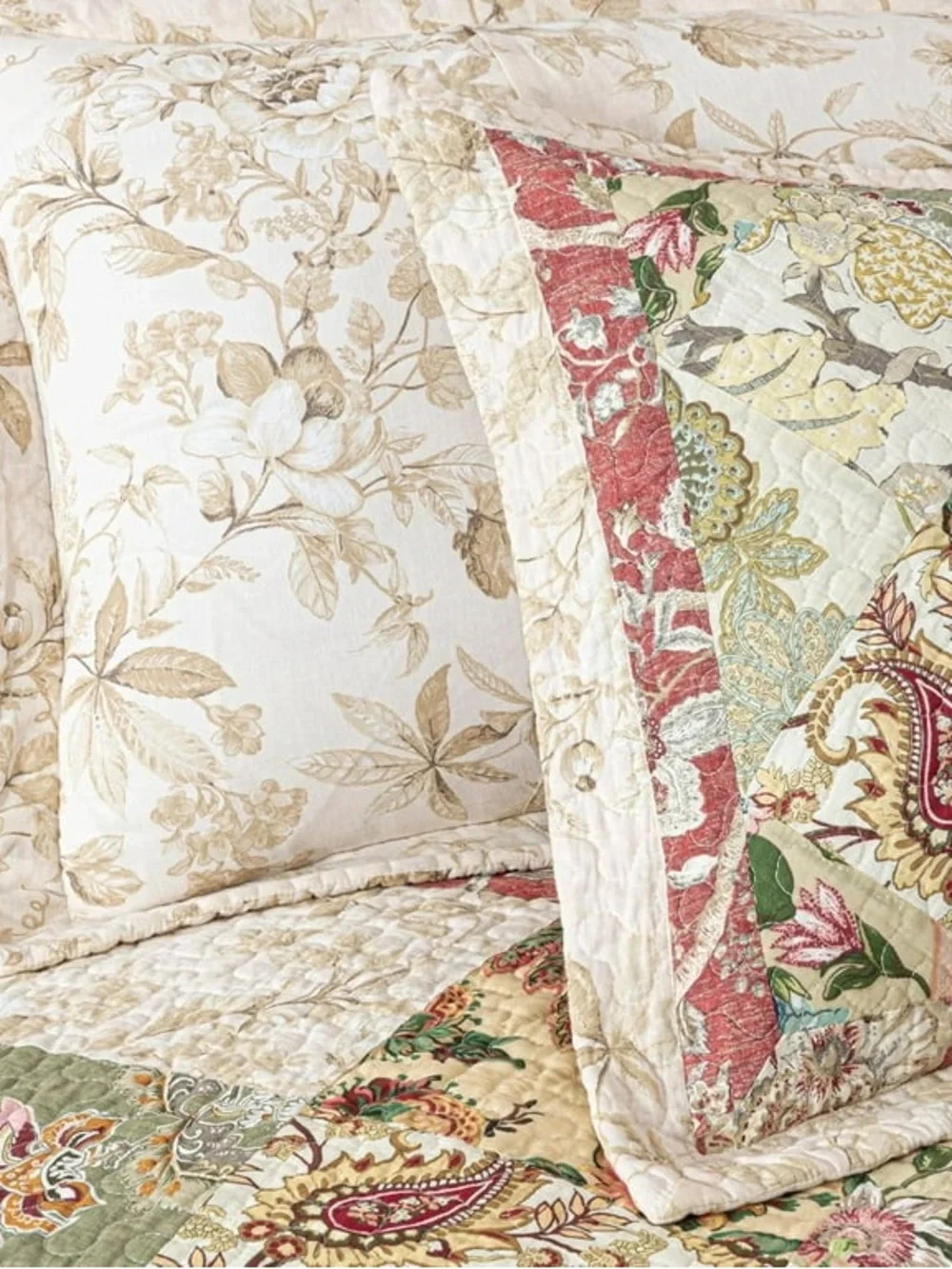 Floral Patchwork Cotton king 3 piece  Quilt Set in Multi-Colored Red & Cream